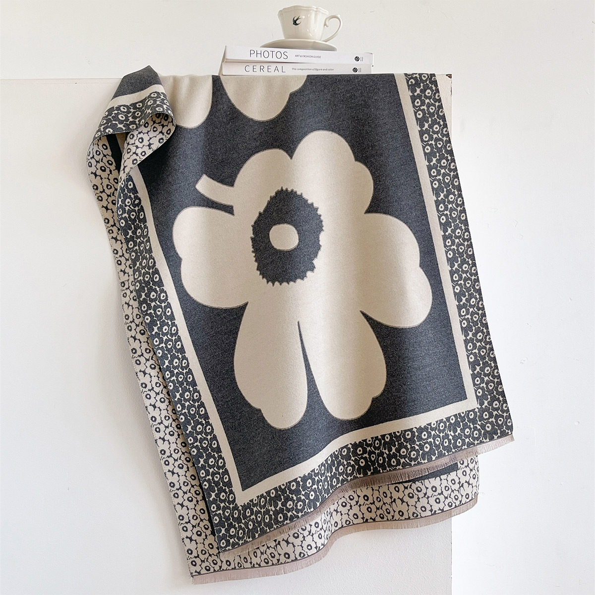 Женский шарф с крупным цветочн – обзор и цена Cashmere Scarf